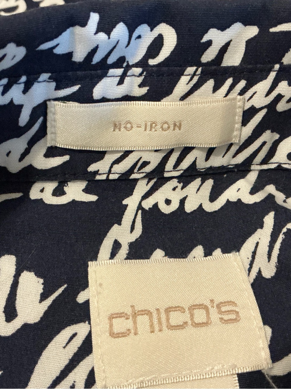 Chico’s Button Up Shirt No-Iron All over Print Coup de Foudre Navy White - Picture 10 of 13